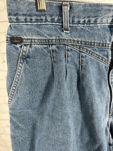 VTG Chic Light Wash Denim High Rise Pleated Jean Shorts 16 Ultra Tall (29x6)