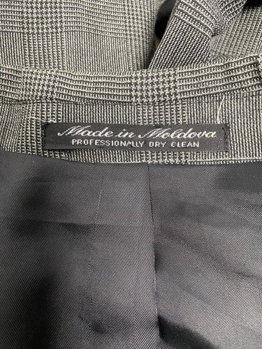 Kilburne and Finch Fine Clothiers Black Gray Plaid 2 Button Blazer Jacket 44R