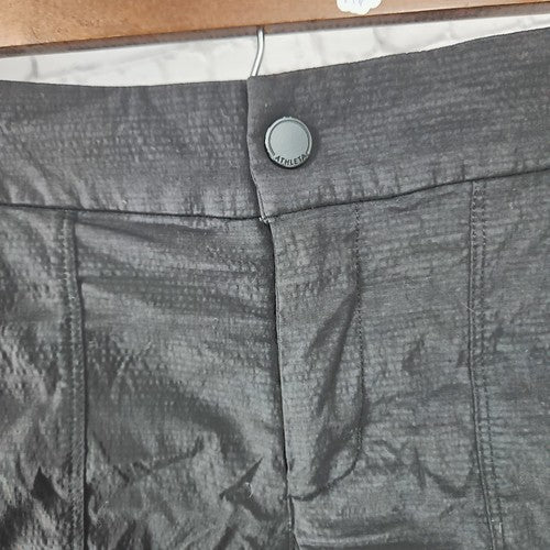 Athleta Black Textured Short Zippered Pockets Athletic Shorts Size 0 (27x4)