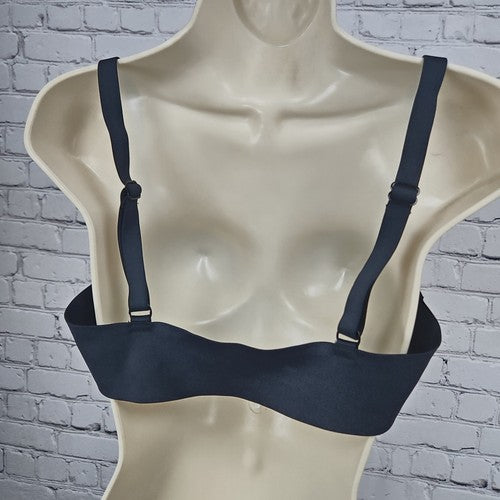Free People Intimately Black Smooth Molded Cup V Notch Bra Size LG