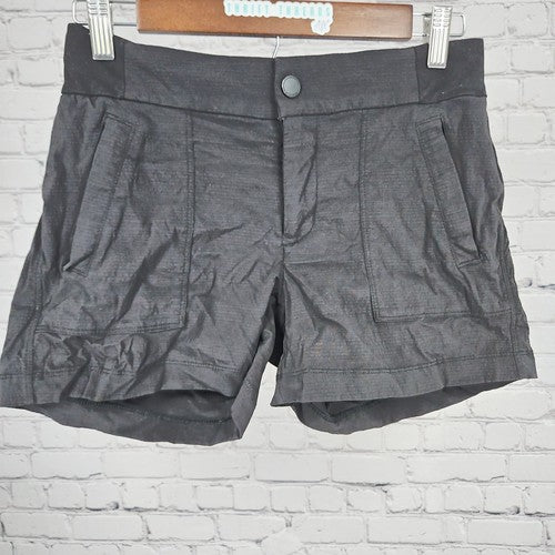 Athleta Black Textured Short Zippered Pockets Athletic Shorts Size 0 (27x4)