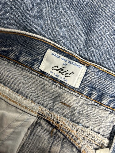 VTG Chic Light Wash Denim High Rise Pleated Jean Shorts 16 Ultra Tall (29x6)