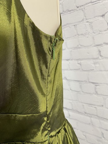 Fab’rik Shiny Green V Neck Ruffle Flower Sleeveles A Line Dress M Medium