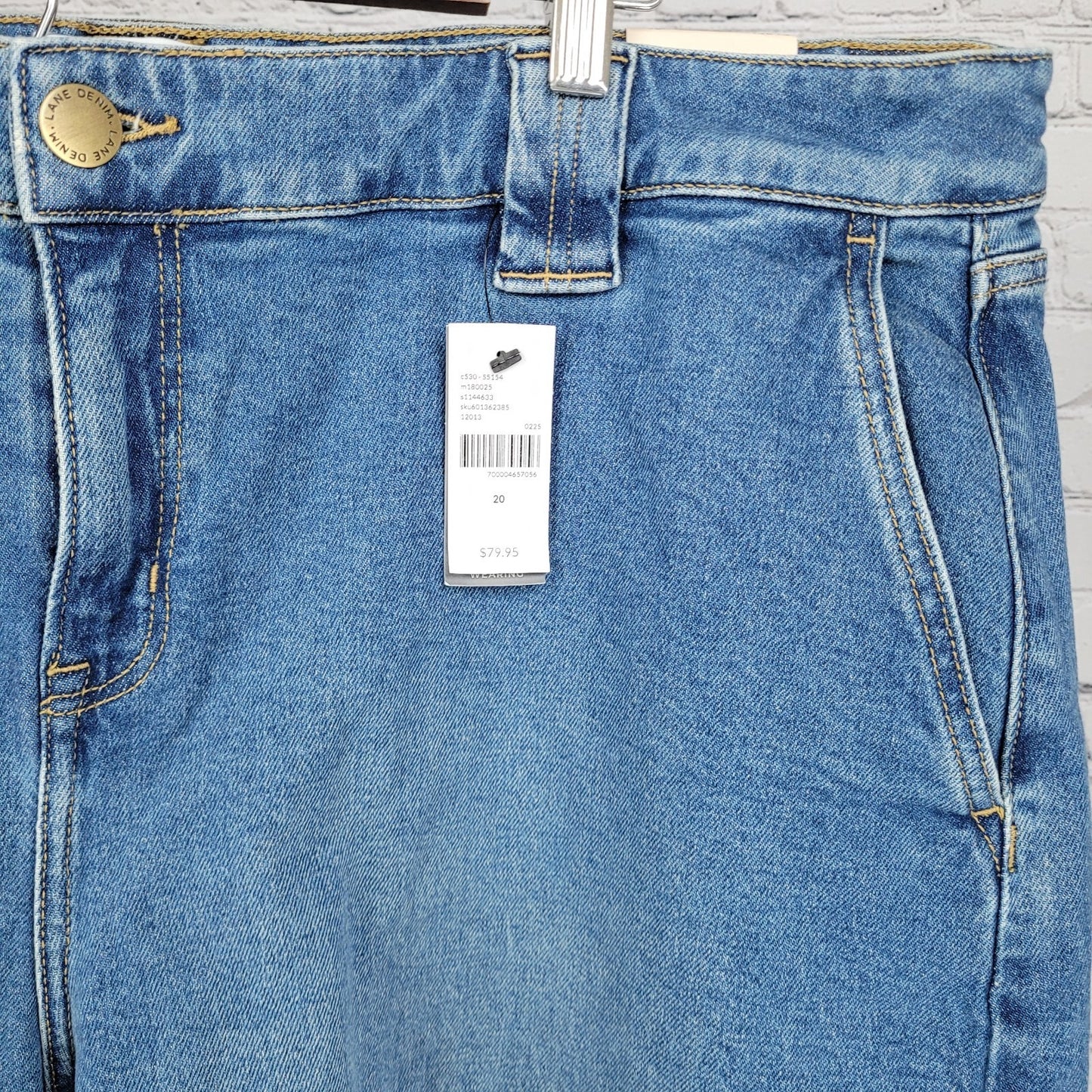 NWT Lane Bryant Blue Denim Mid Rise Medium Wash Bermuda Jeans Shorts 20 (40x14)
