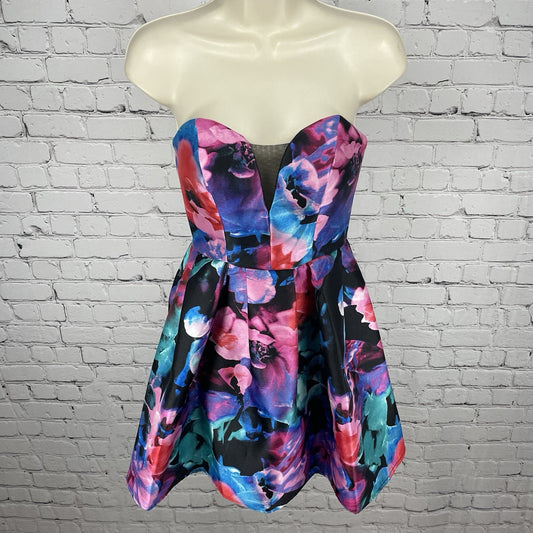B. Darlin Floral Strapless Pleated Zip Closure Fit & Flare Mini Dress Size 3/4