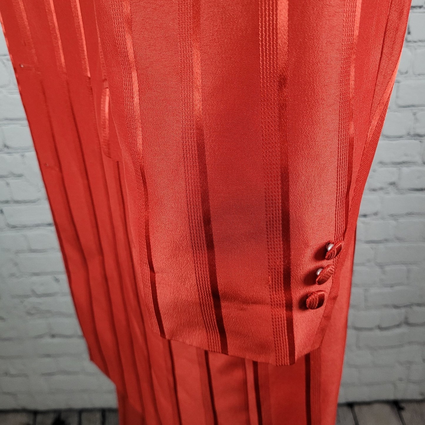 Vittorio St Angelo Red Satin Striped 2 Piece Suit Set Jacket Size 46 Pants 39x30