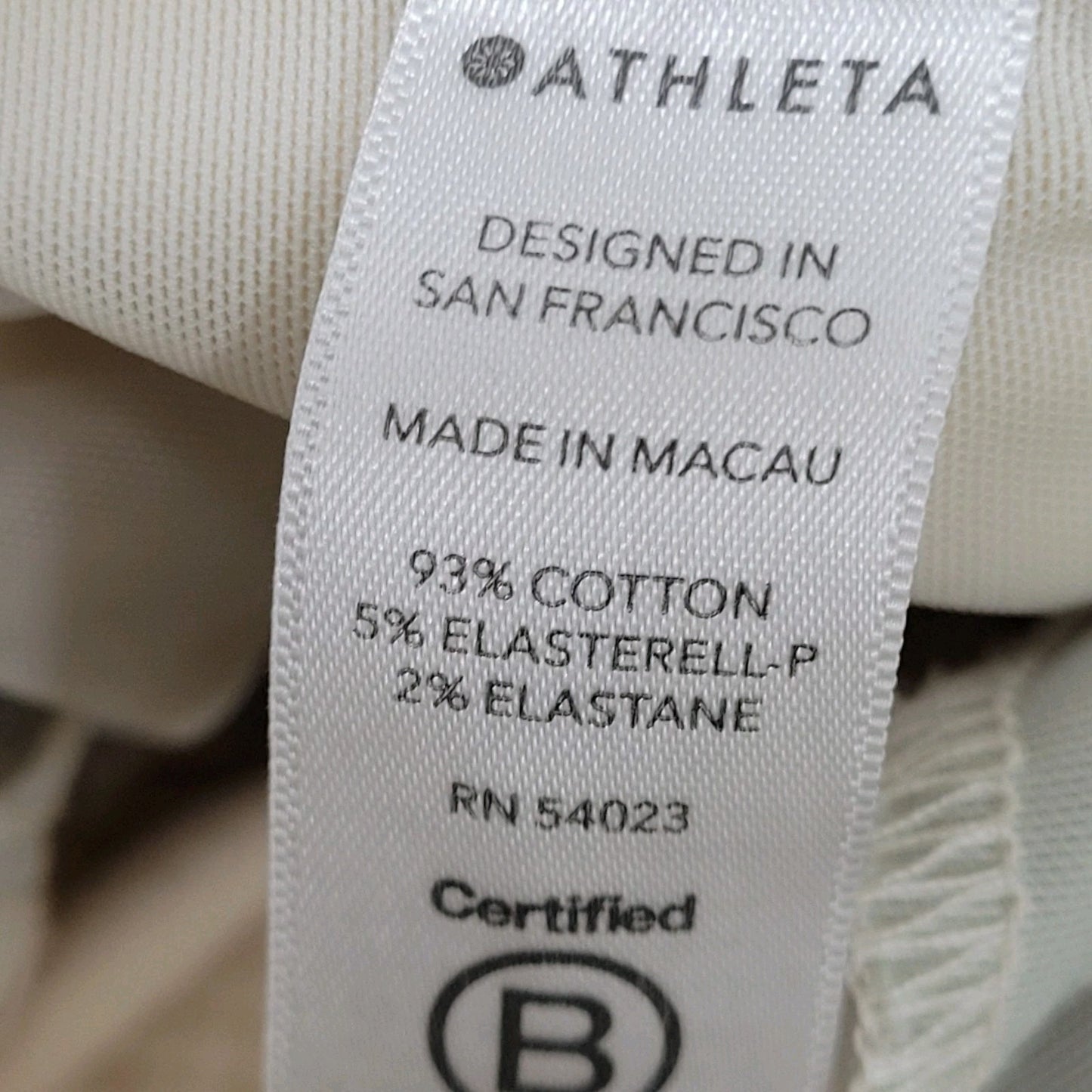 Athleta Cream Sculptek Stretch Denim High Rise Tapered Leg Jeans Size 2 (26x27)