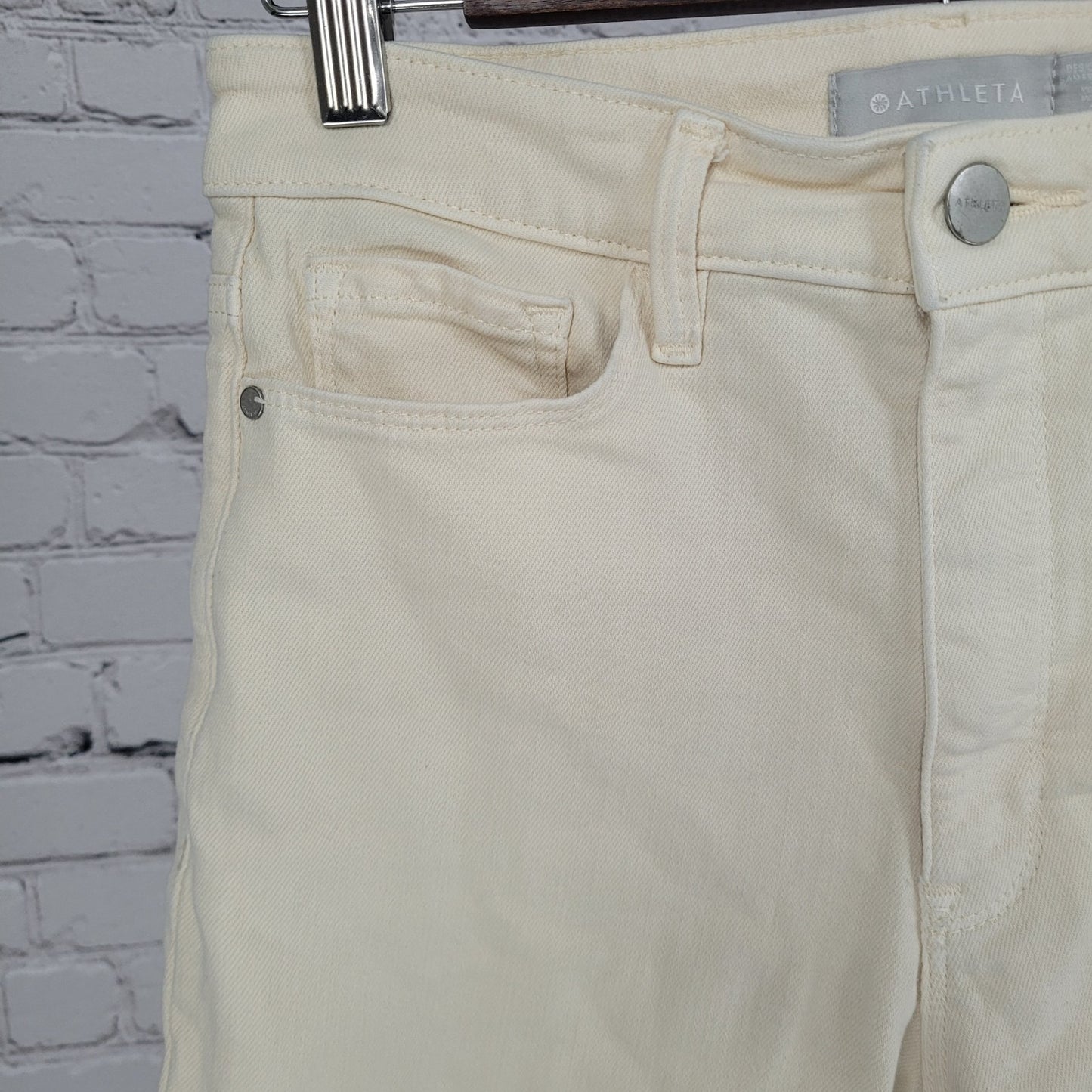 Athleta Cream Sculptek Stretch Denim High Rise Tapered Leg Jeans Size 2 (26x27)