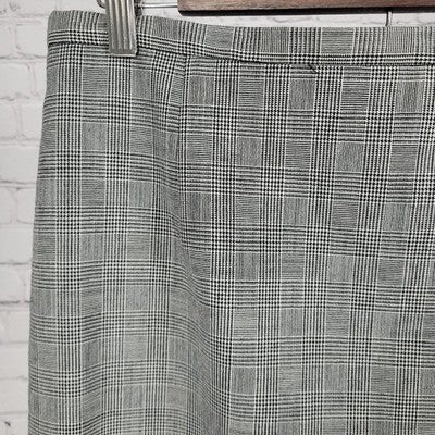 VTG Pendleton Black & White 100% Virgin Wool Check Skirt USA Made Size 8 (30x27)