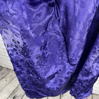 Frederick’s Of Hollywood Purple Roses Satin Short Sleeve Robe Size Medium M