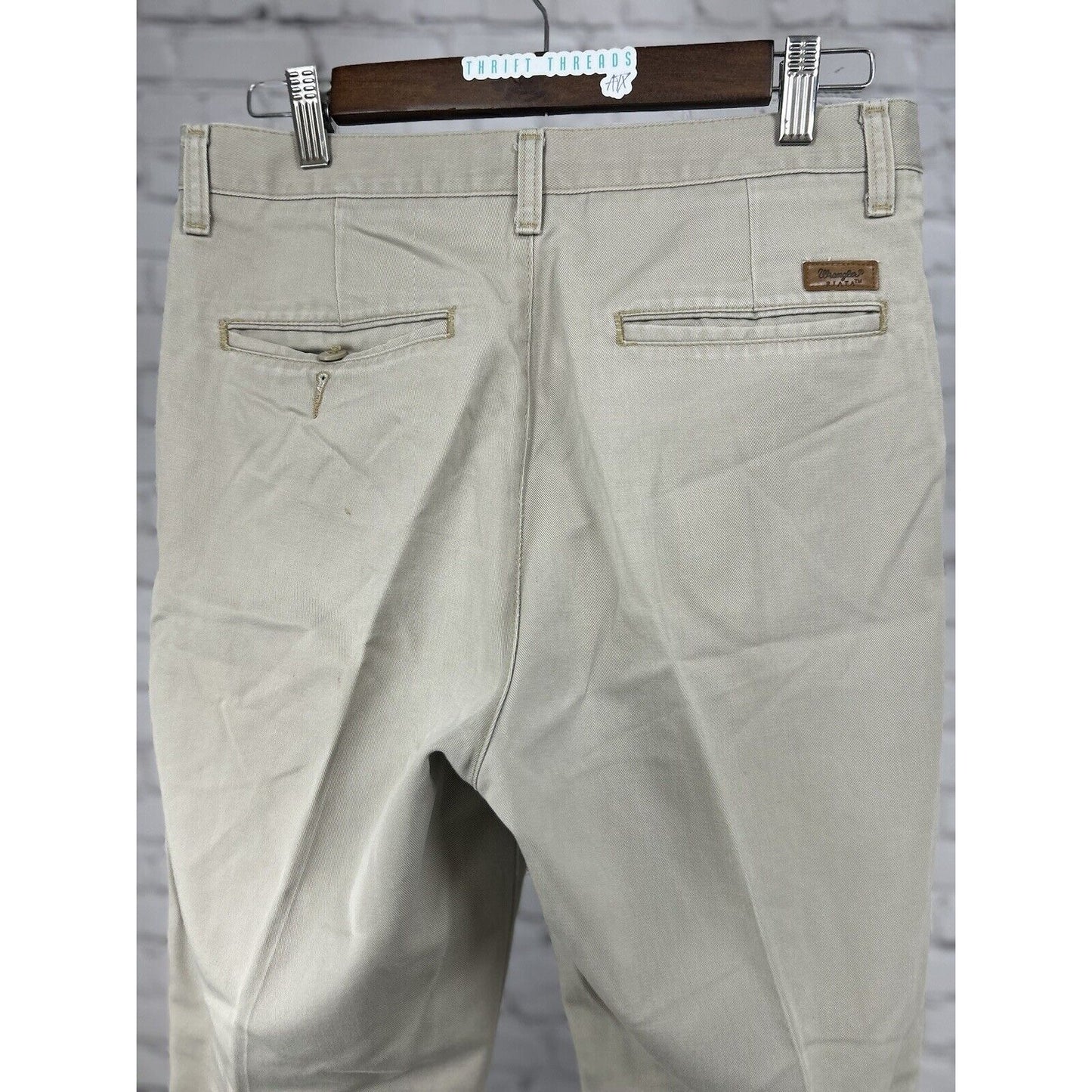 Wrangler Riata Light Tan Straight Leg 100% Cotton Khaki Pants Size 31x30- 95KH