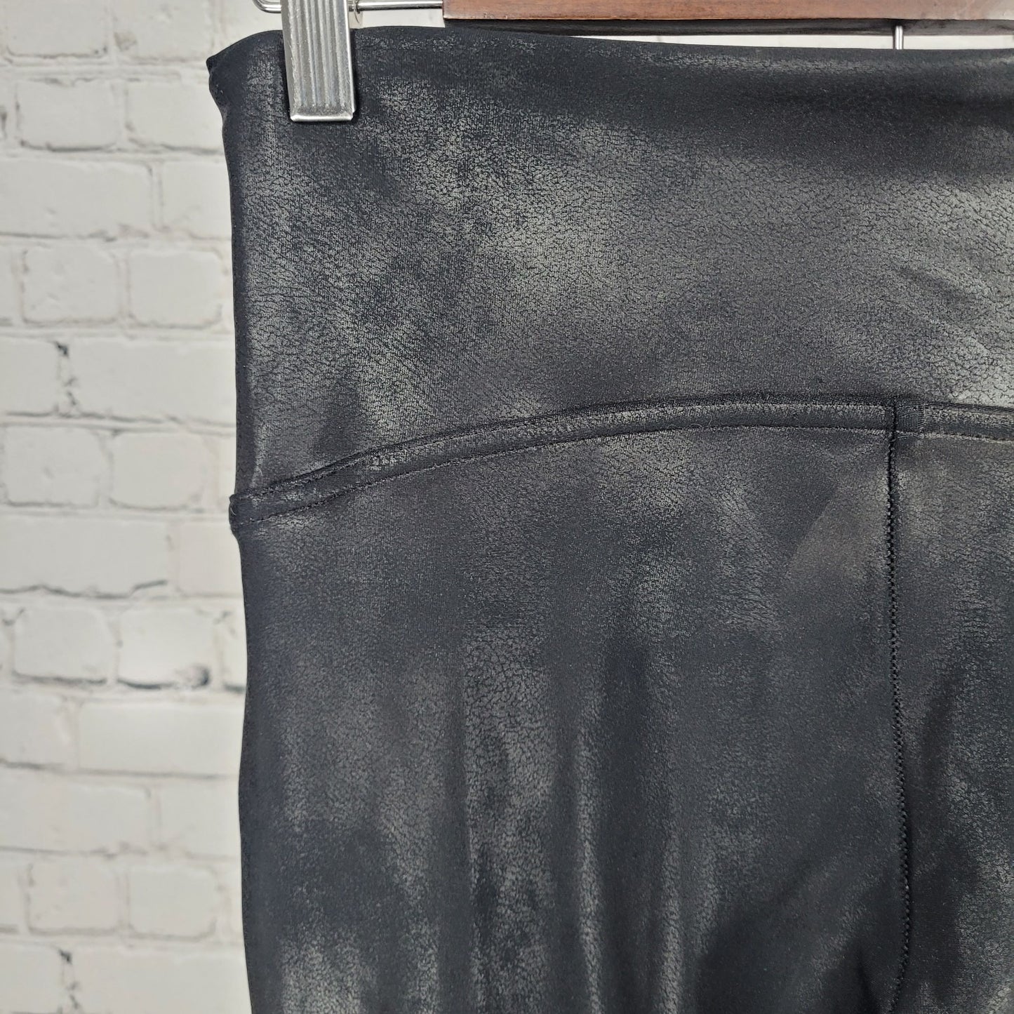 Spanx Black Faux Leather Shiny Mid Rise Ankle Leggings Pants Large L (28x28)