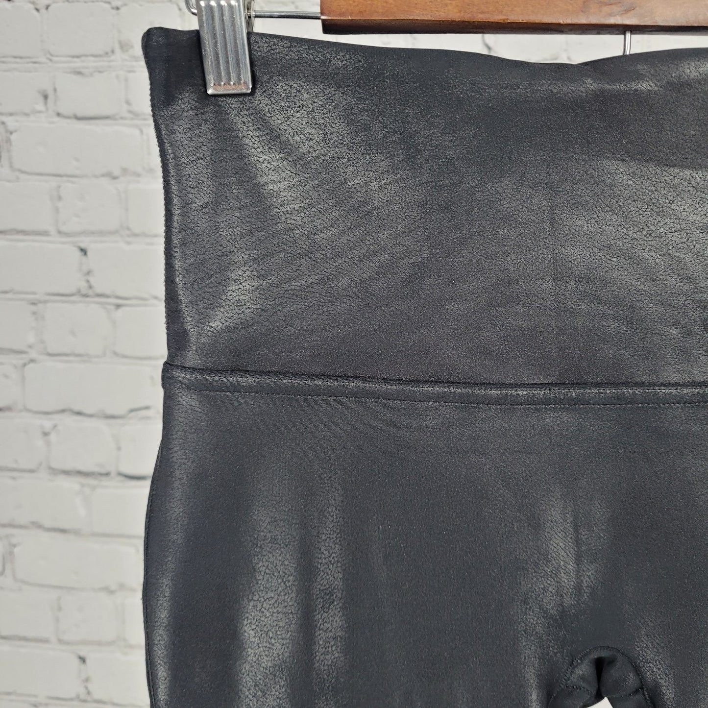 Spanx Black Faux Leather Shiny Mid Rise Ankle Leggings Pants Large L (28x28)