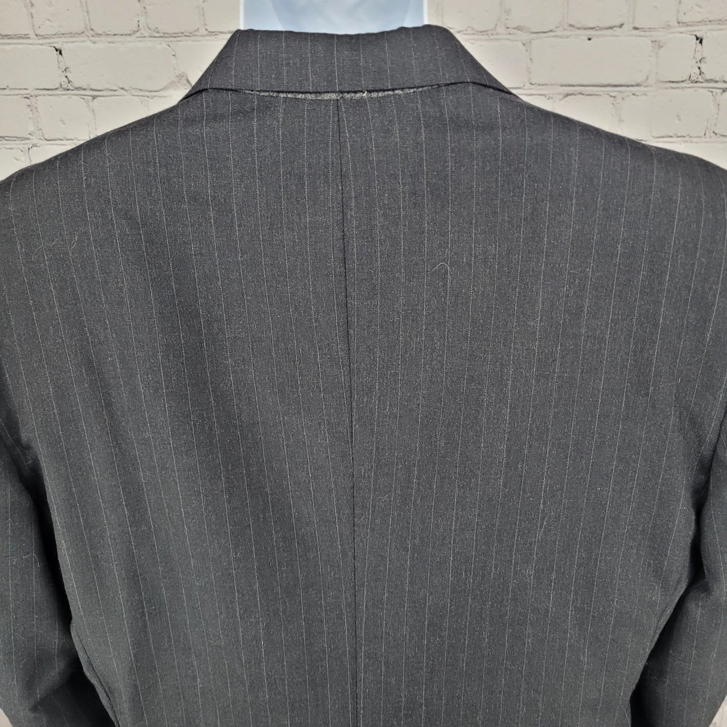 Botany 500 Couture Grey Pinstriped Full 2 Piece Suit USA Jacket 42L Pants 33x32