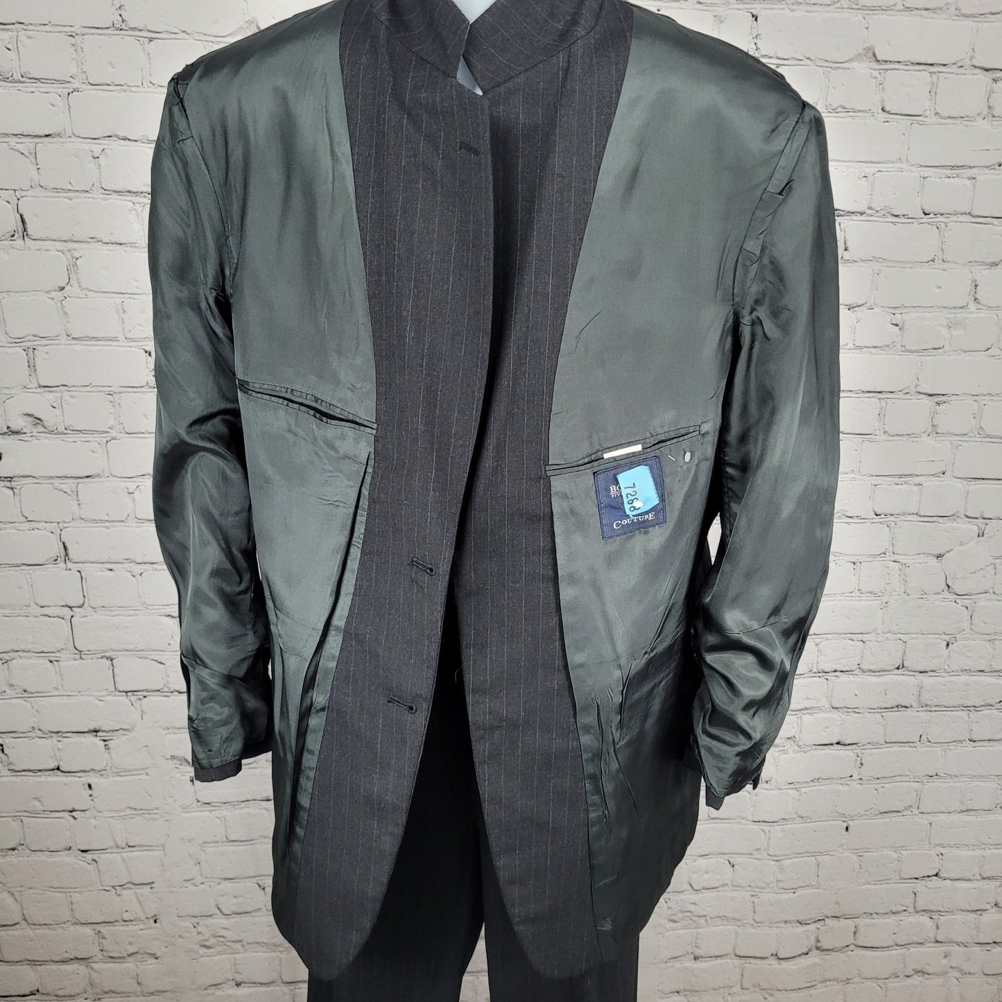 Botany 500 Couture Grey Pinstriped Full 2 Piece Suit USA Jacket 42L Pants 33x32