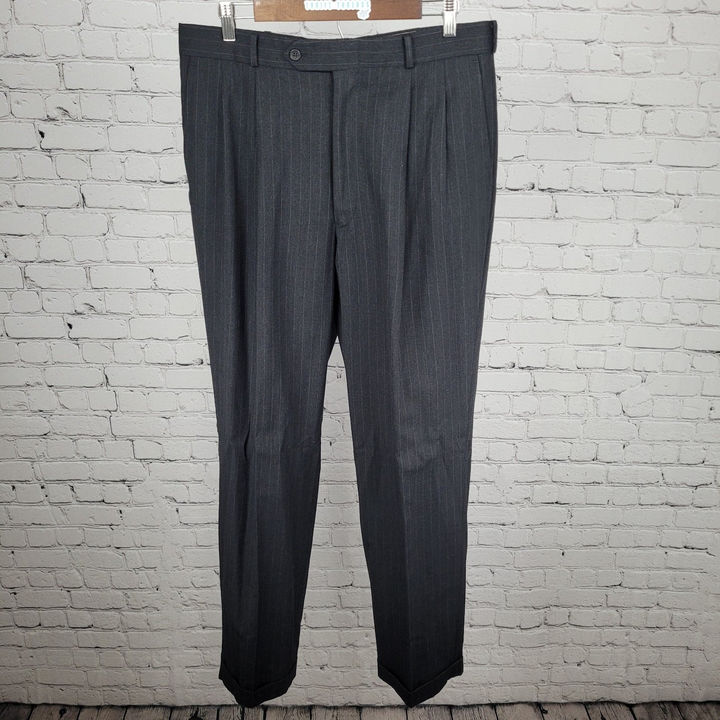 Botany 500 Couture Grey Pinstriped Full 2 Piece Suit USA Jacket 42L Pants 33x32