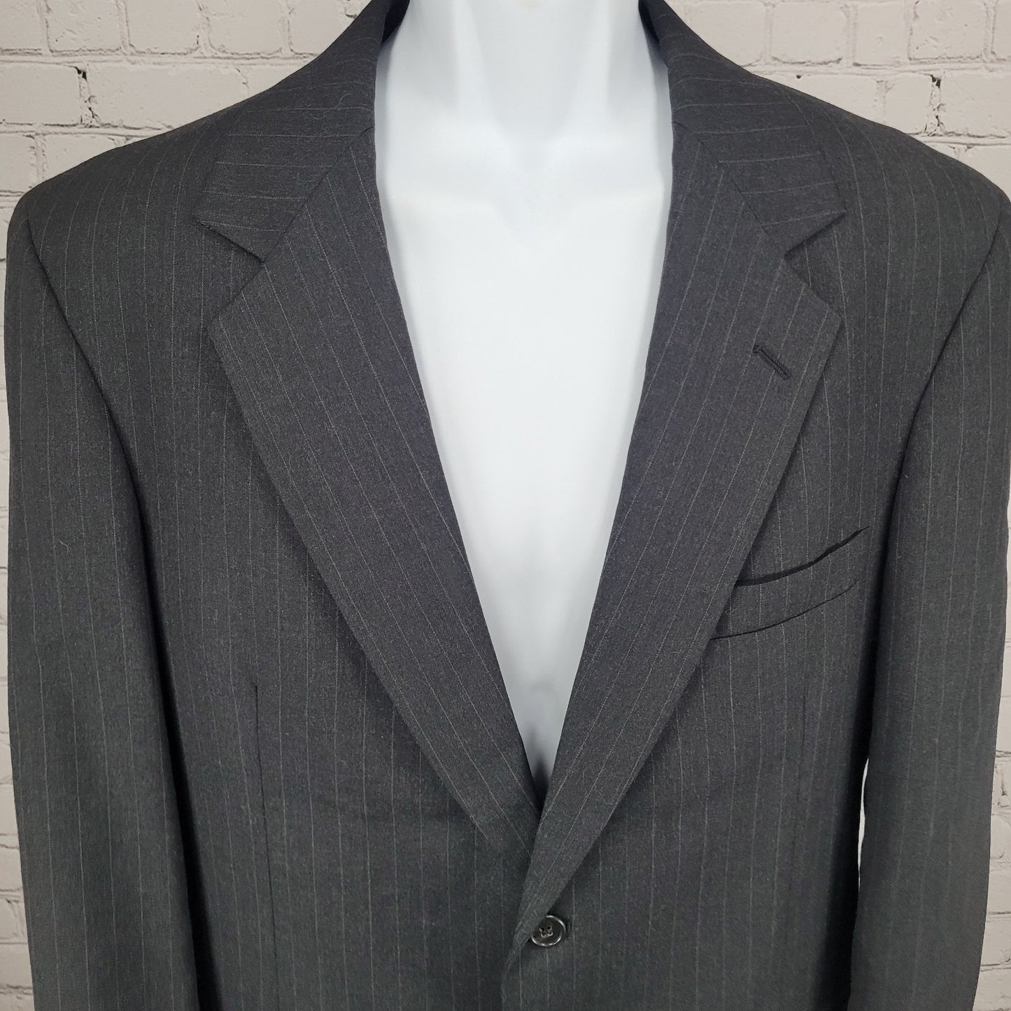 Botany 500 Couture Grey Pinstriped Full 2 Piece Suit USA Jacket 42L Pants 33x32
