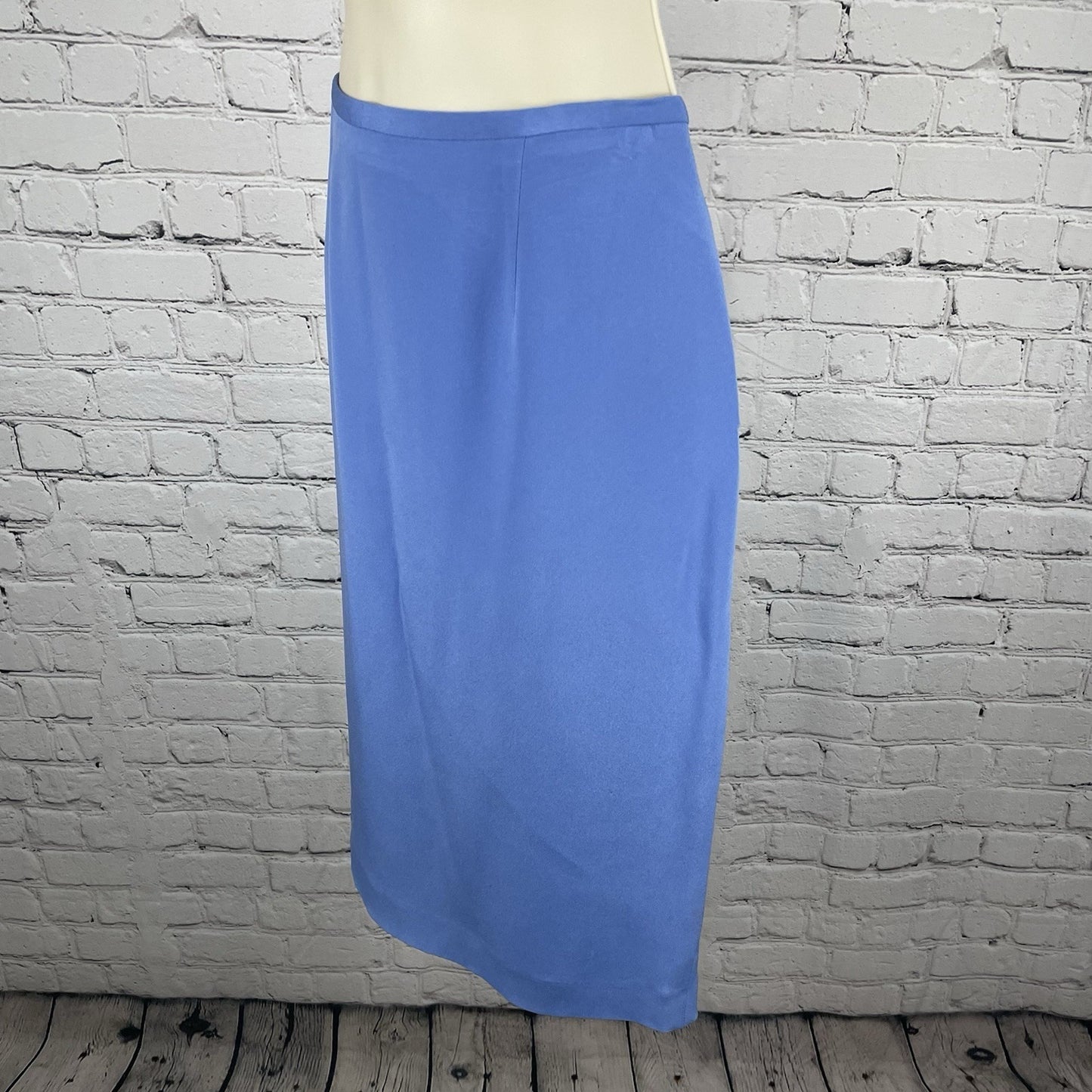 Maggy London Blue 100% Silk Lined Zipped Back Slit Knee Length Skirt Size 10