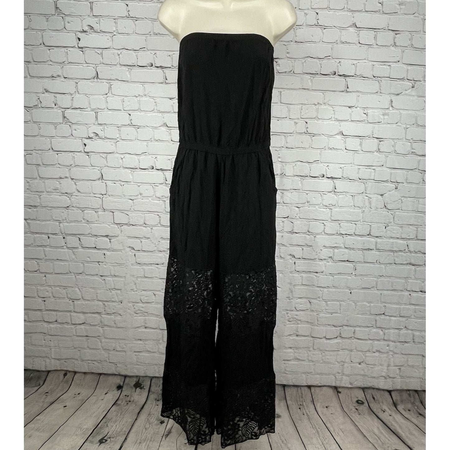 BECCA Black Strapless Wide Leg Lace Lightweight Jumper Pockets Size Medium M