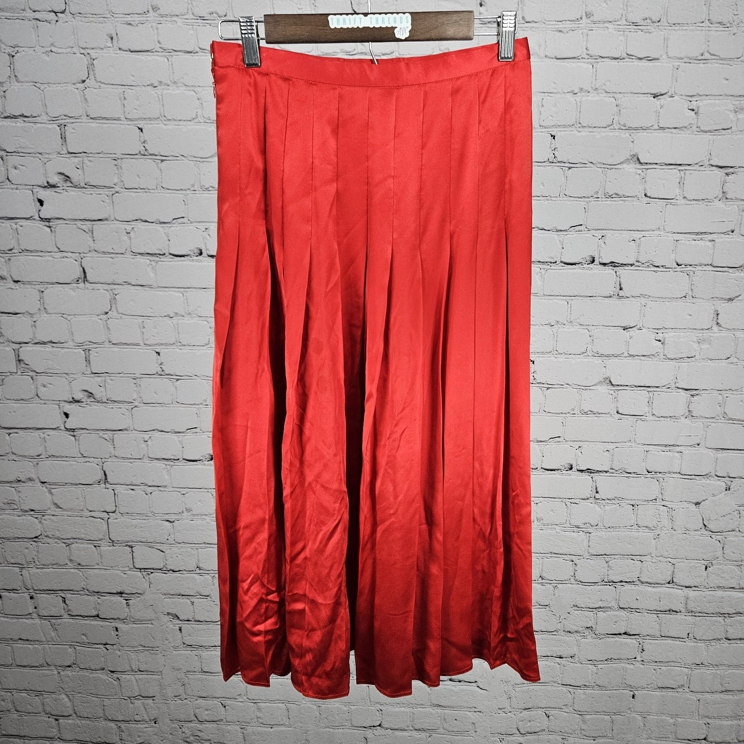 VTG Saks Fifth Avenue Red 100% Silk Pleated Unlined Zip A-Line Midi Skirt 10