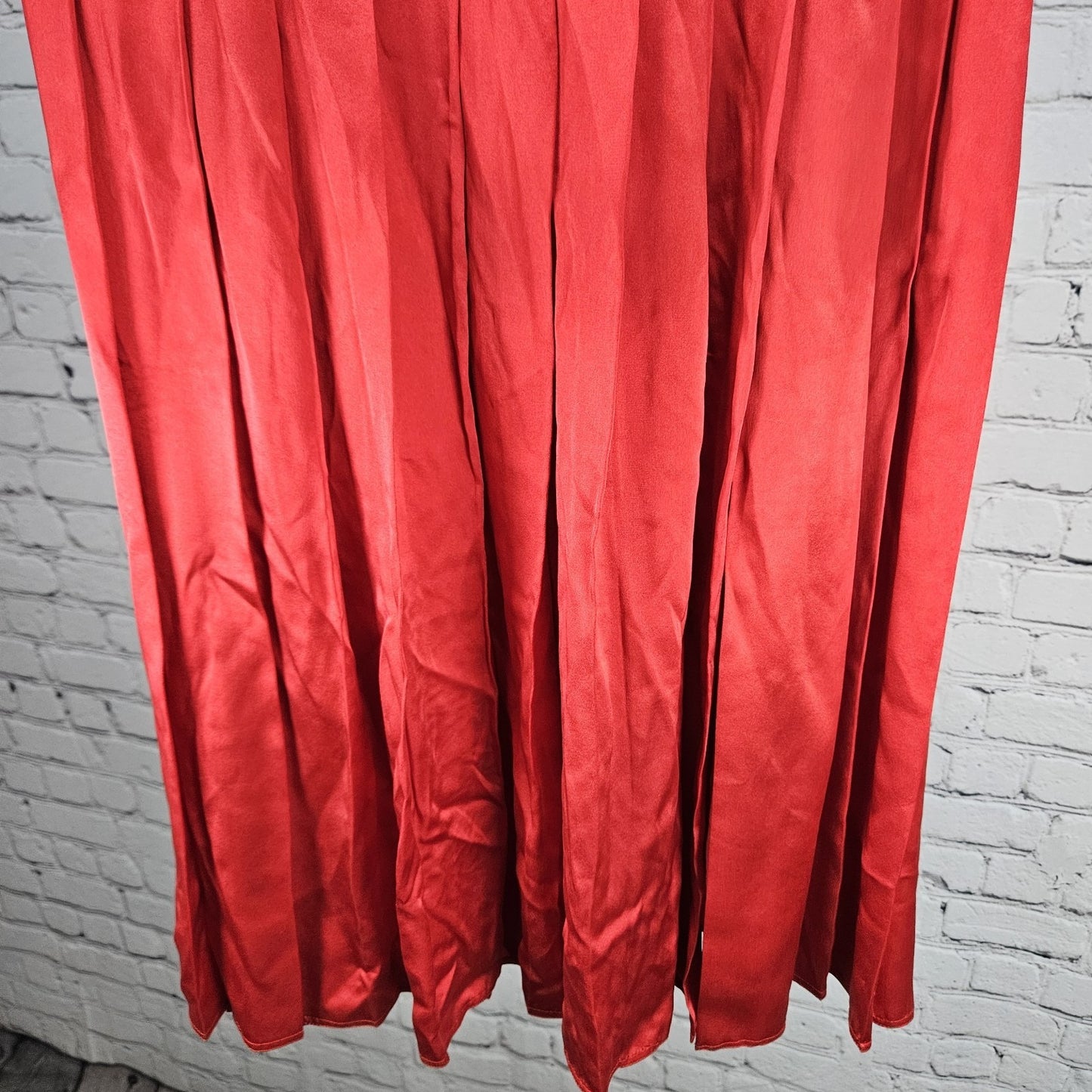 VTG Saks Fifth Avenue Red 100% Silk Pleated Unlined Zip A-Line Midi Skirt 10