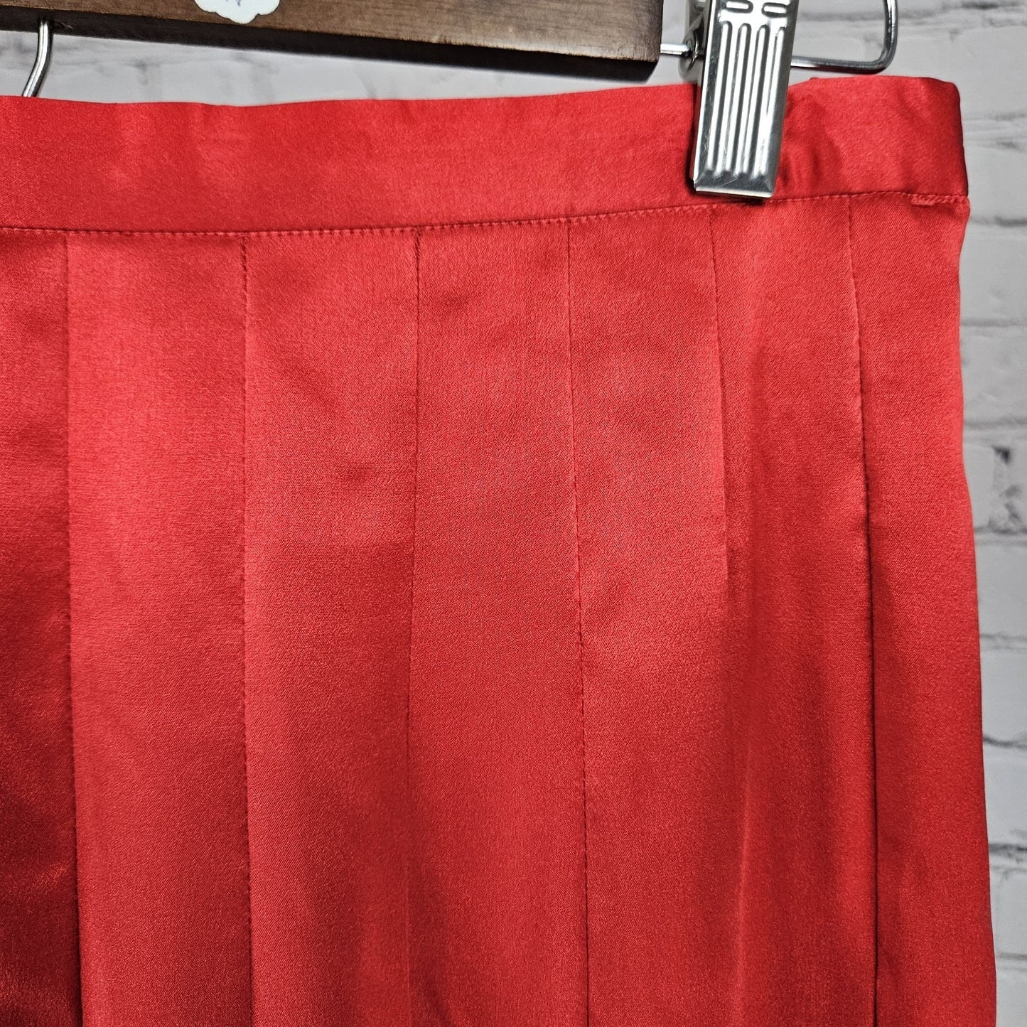 VTG Saks Fifth Avenue Red 100% Silk Pleated Unlined Zip A-Line Midi Skirt 10