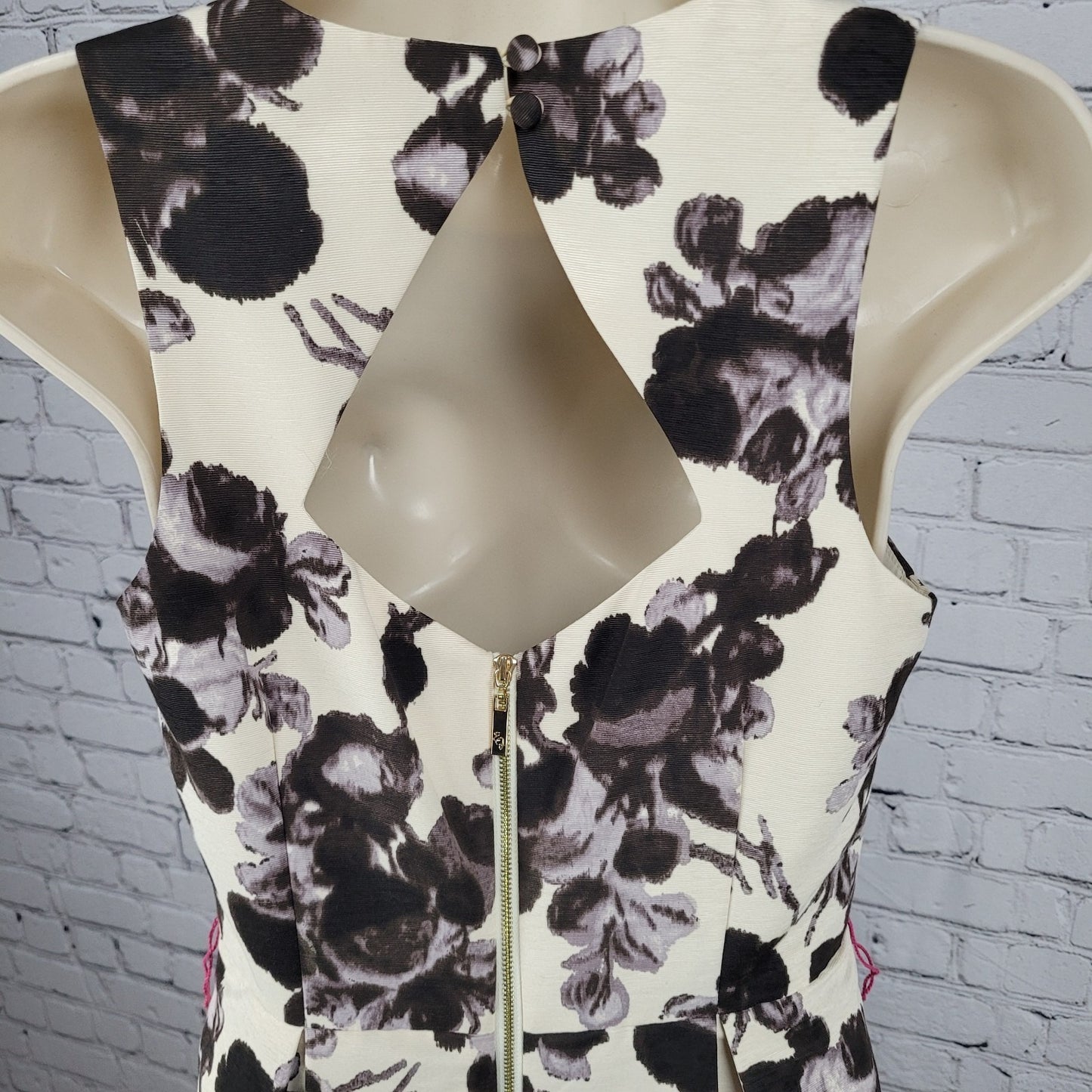 Eliza J Ivory Floral Pleated Sleeveless Lined Fit & Flare Backless Dress Size 4
