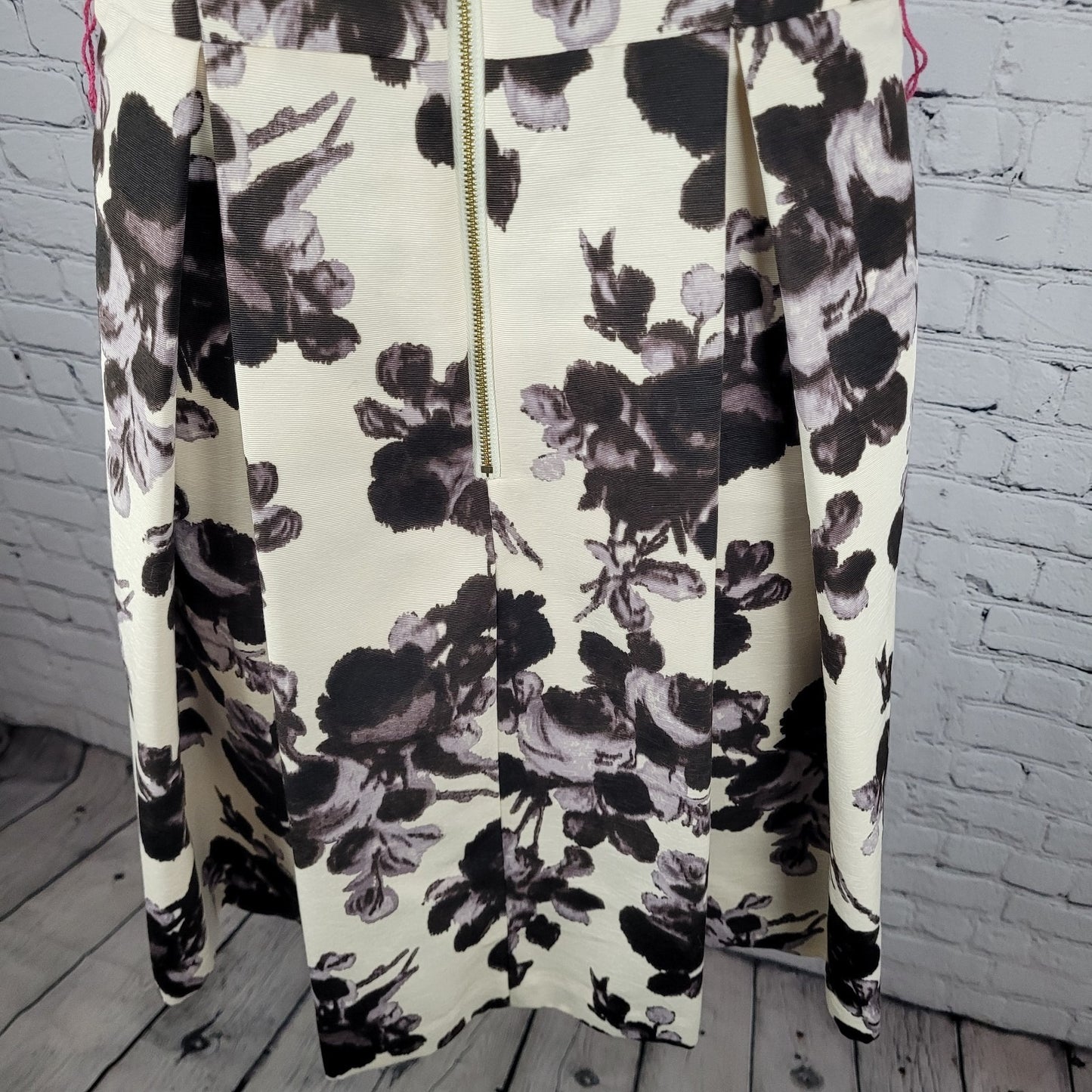 Eliza J Ivory Floral Pleated Sleeveless Lined Fit & Flare Backless Dress Size 4