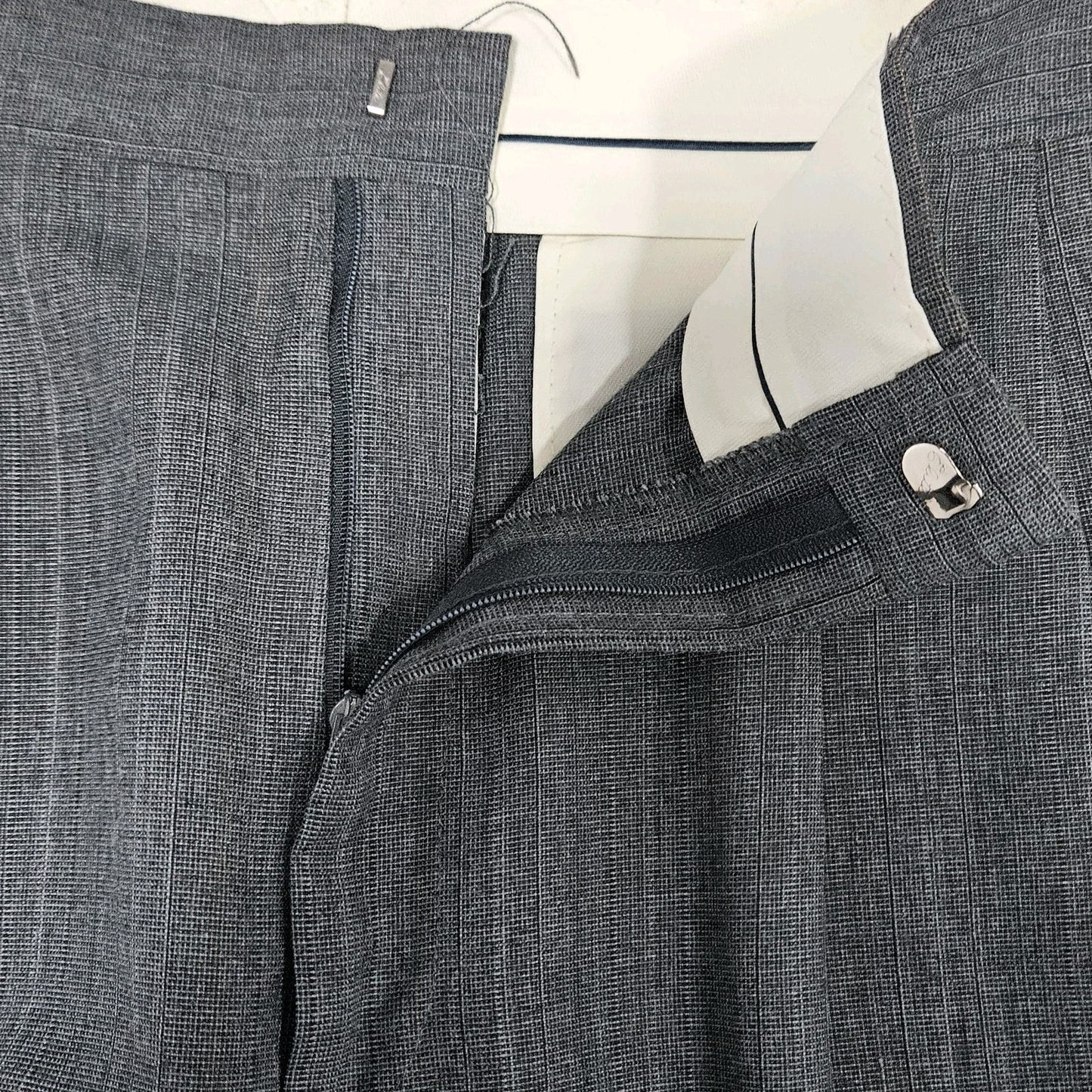 VTG Haggar Grey Gentlemen's Fit Full Suit 2 Piece Set Notch USA 42L 34x30