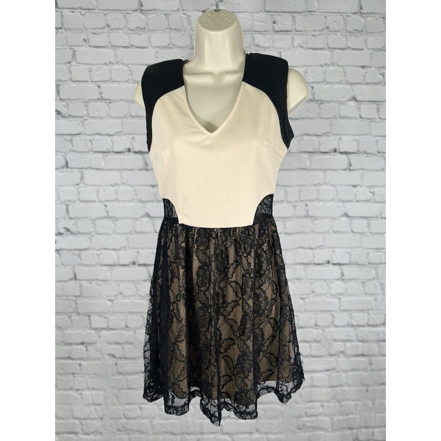 Jealous Tomato Tan Black Lace Bottom Short Dress Fit & Flare Sleeveless Womens S