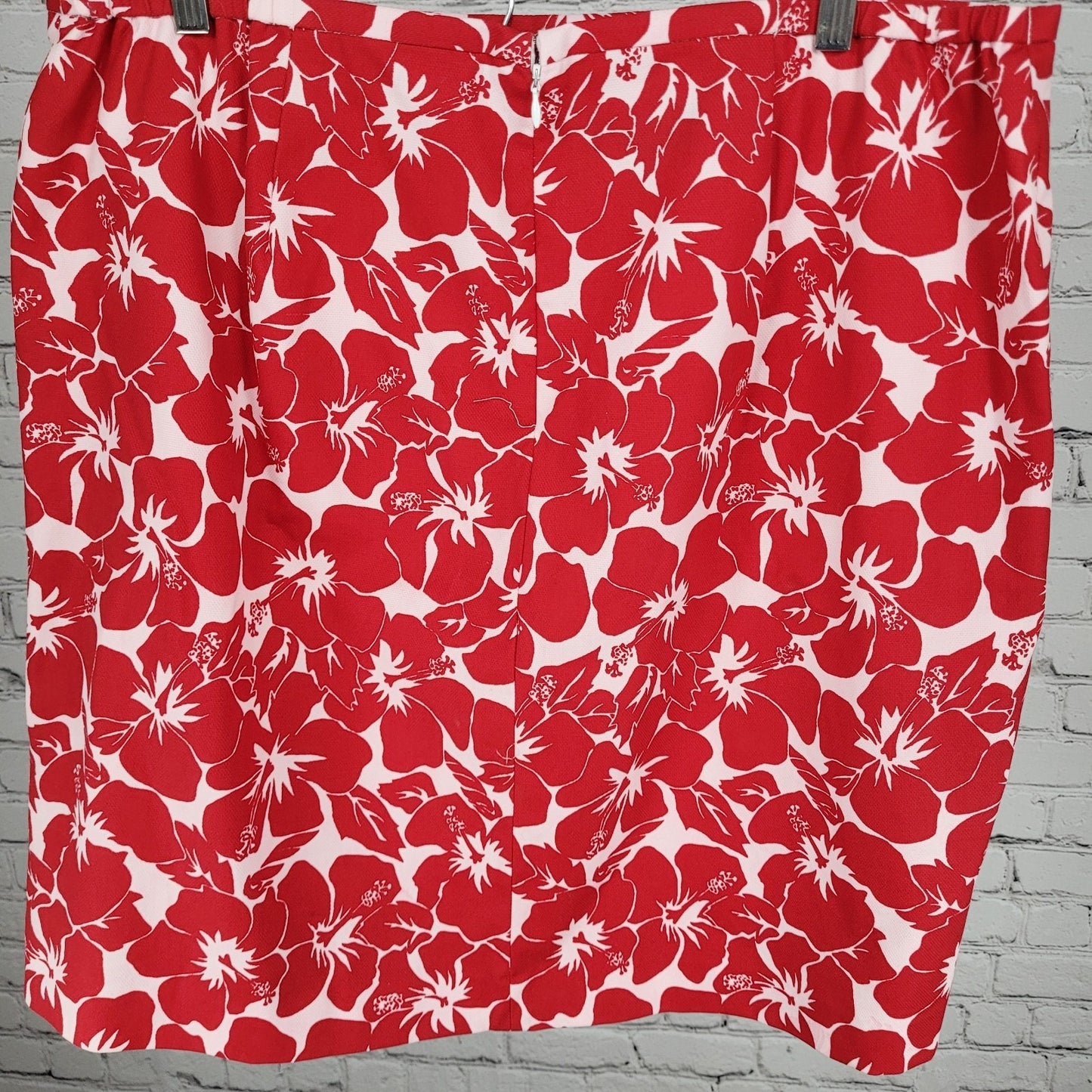 Talbots Red Tropical Floral Cotton Stretch Straight Skirt Size 18WP (36x22)