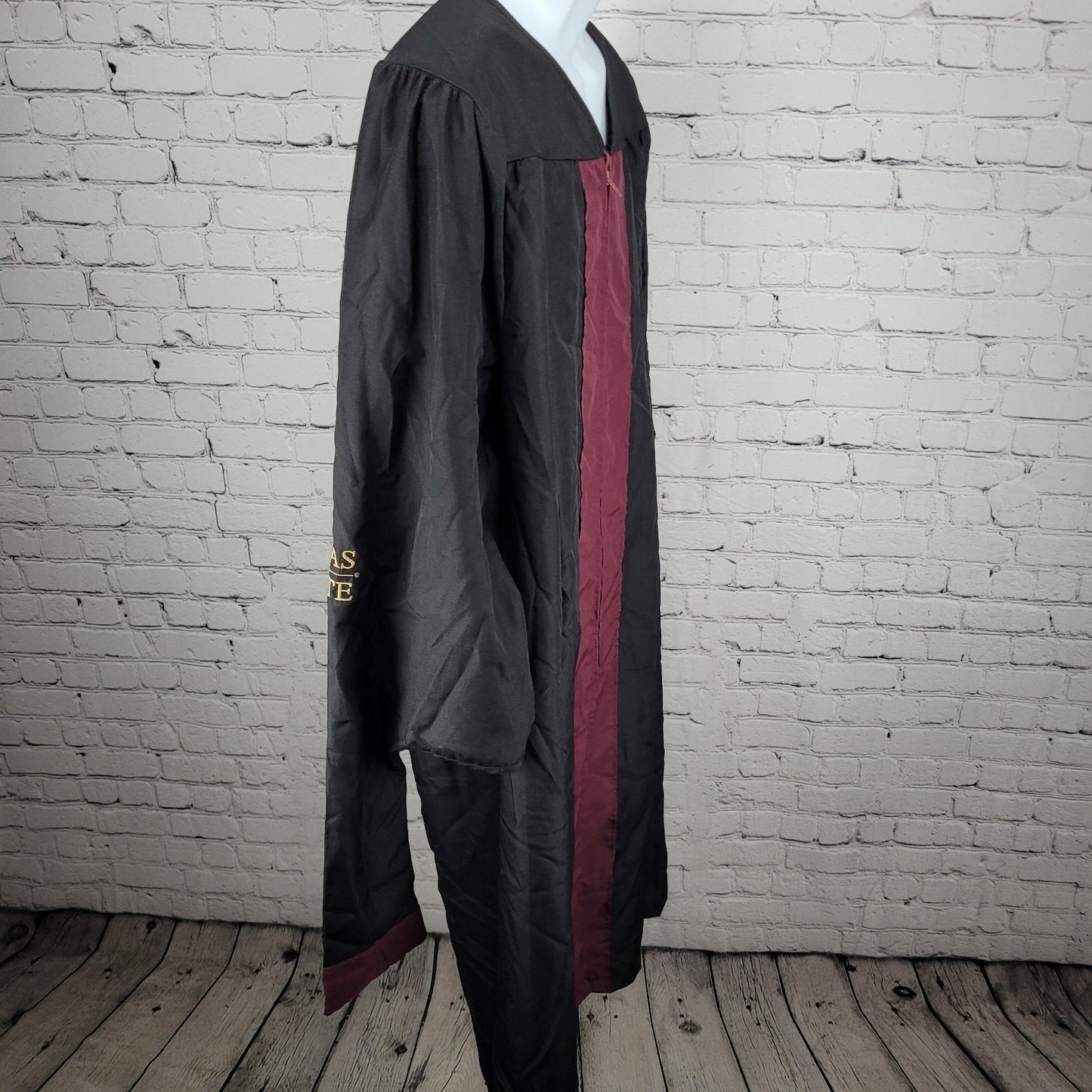 Texas State University Bobcats Black Maroon Front Zip College Graduation Gown