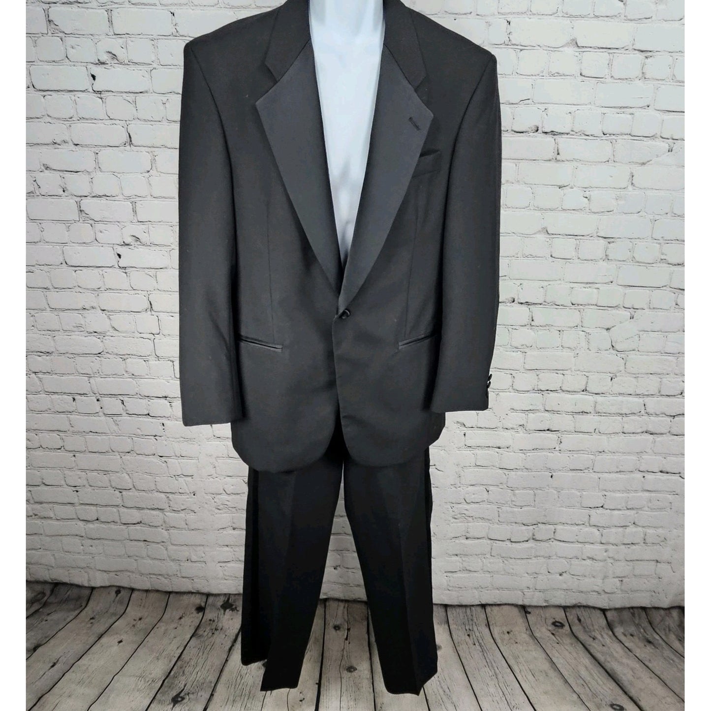 Doni Barassi Black Notch 1 Button Tuxedo Full Suit 2 Piece Set 38R/30R (30x29.5)