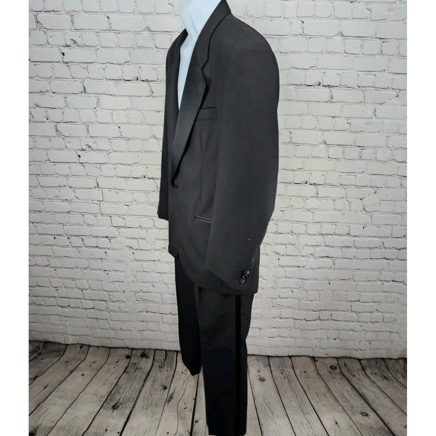 Doni Barassi Black Notch 1 Button Tuxedo Full Suit 2 Piece Set 38R/30R (30x29.5)
