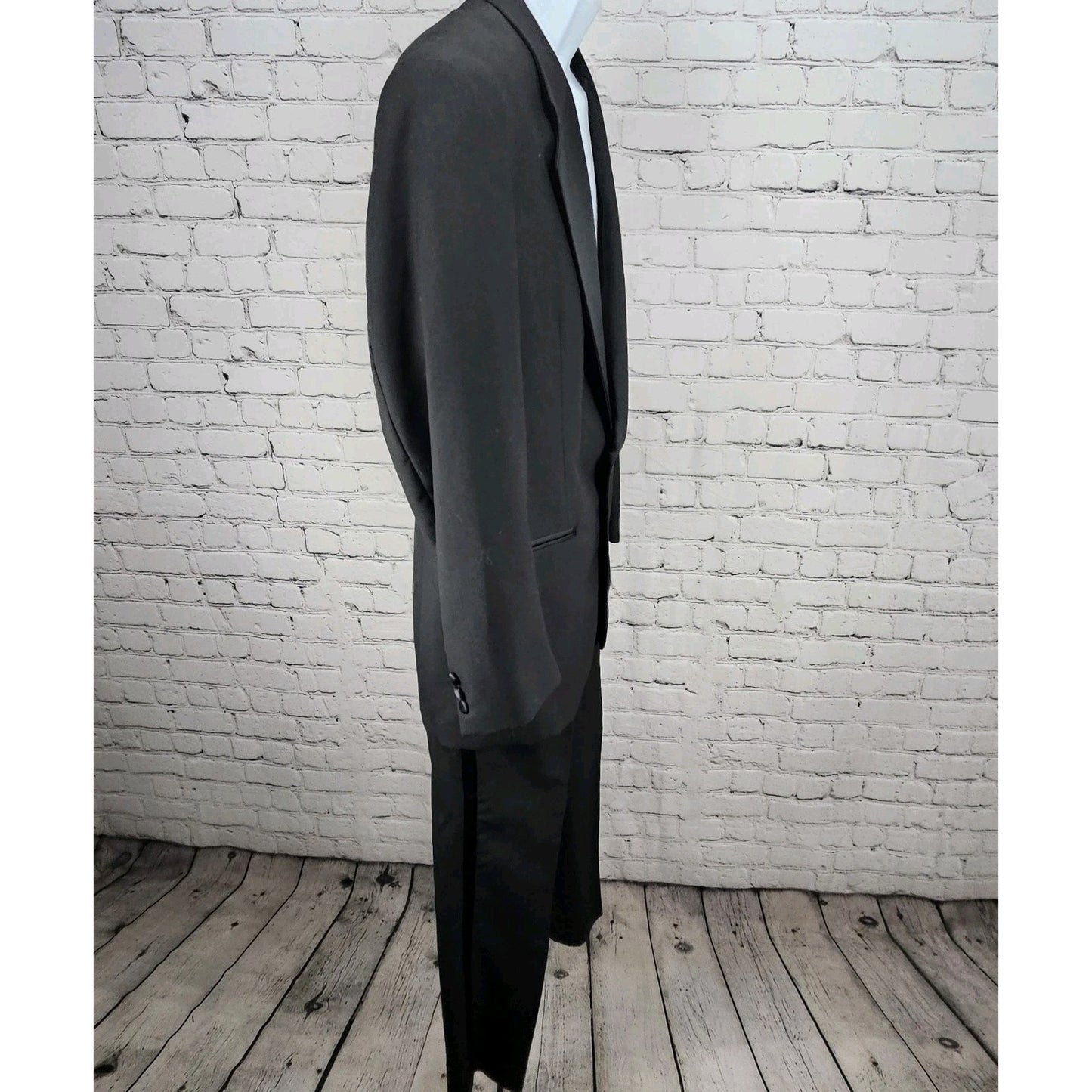 Doni Barassi Black Notch 1 Button Tuxedo Full Suit 2 Piece Set 38R/30R (30x29.5)