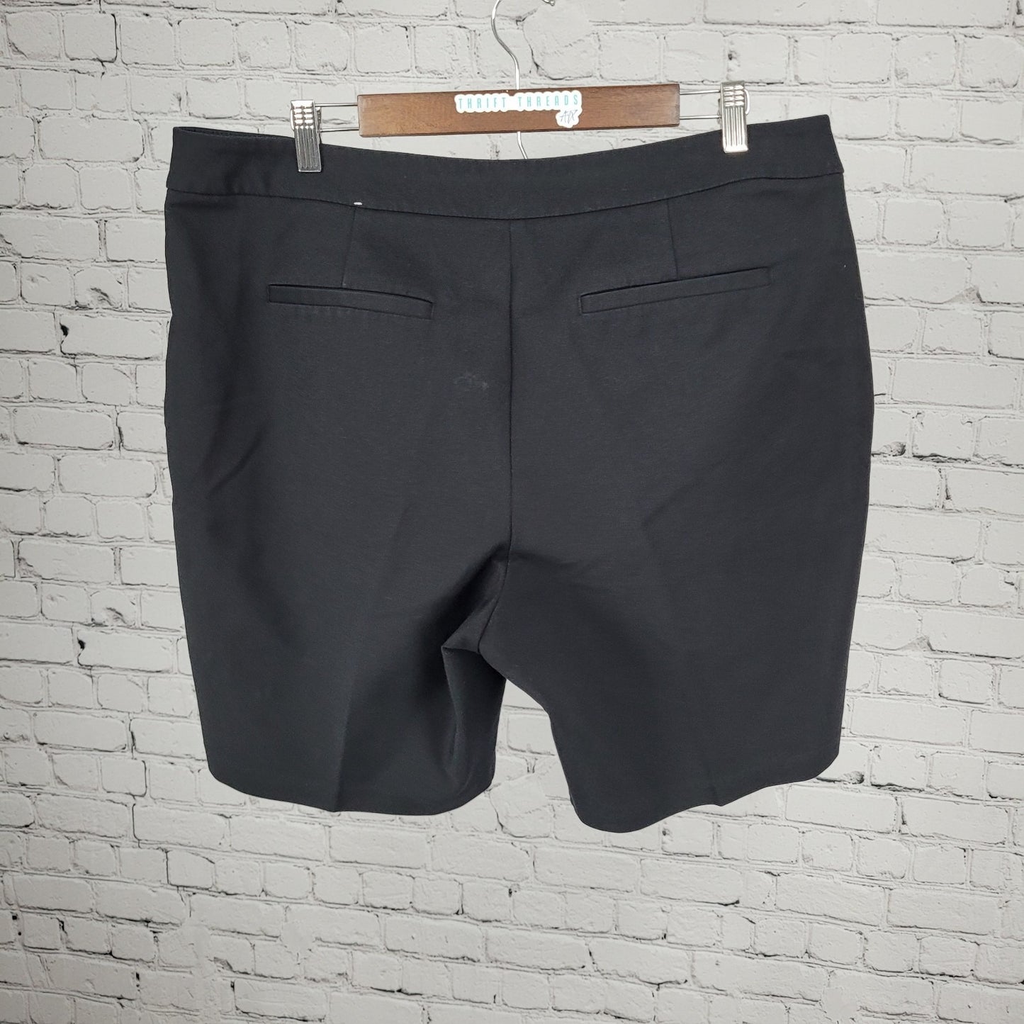 Chico's Black High Rise Stretch Slash Pockets Chino Shorts 3 US 16 (38x9)