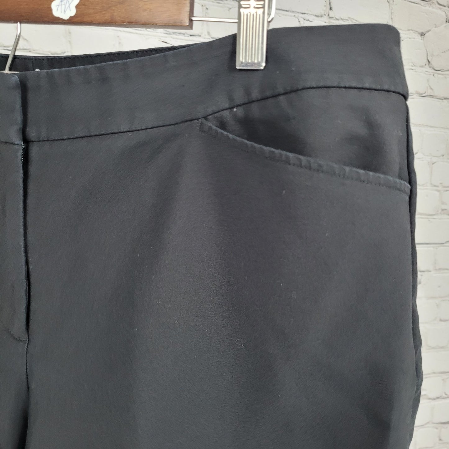 Chico's Black High Rise Stretch Slash Pockets Chino Shorts 3 US 16 (38x9)