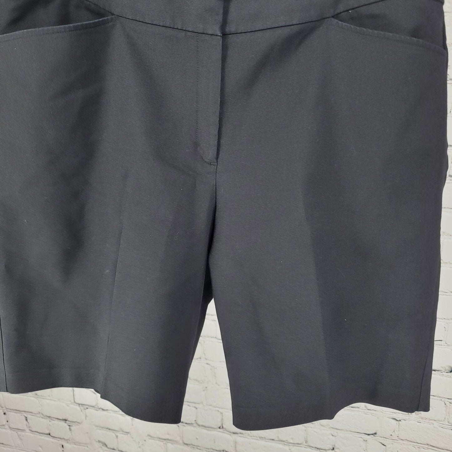 Chico's Black High Rise Stretch Slash Pockets Chino Shorts 3 US 16 (38x9)