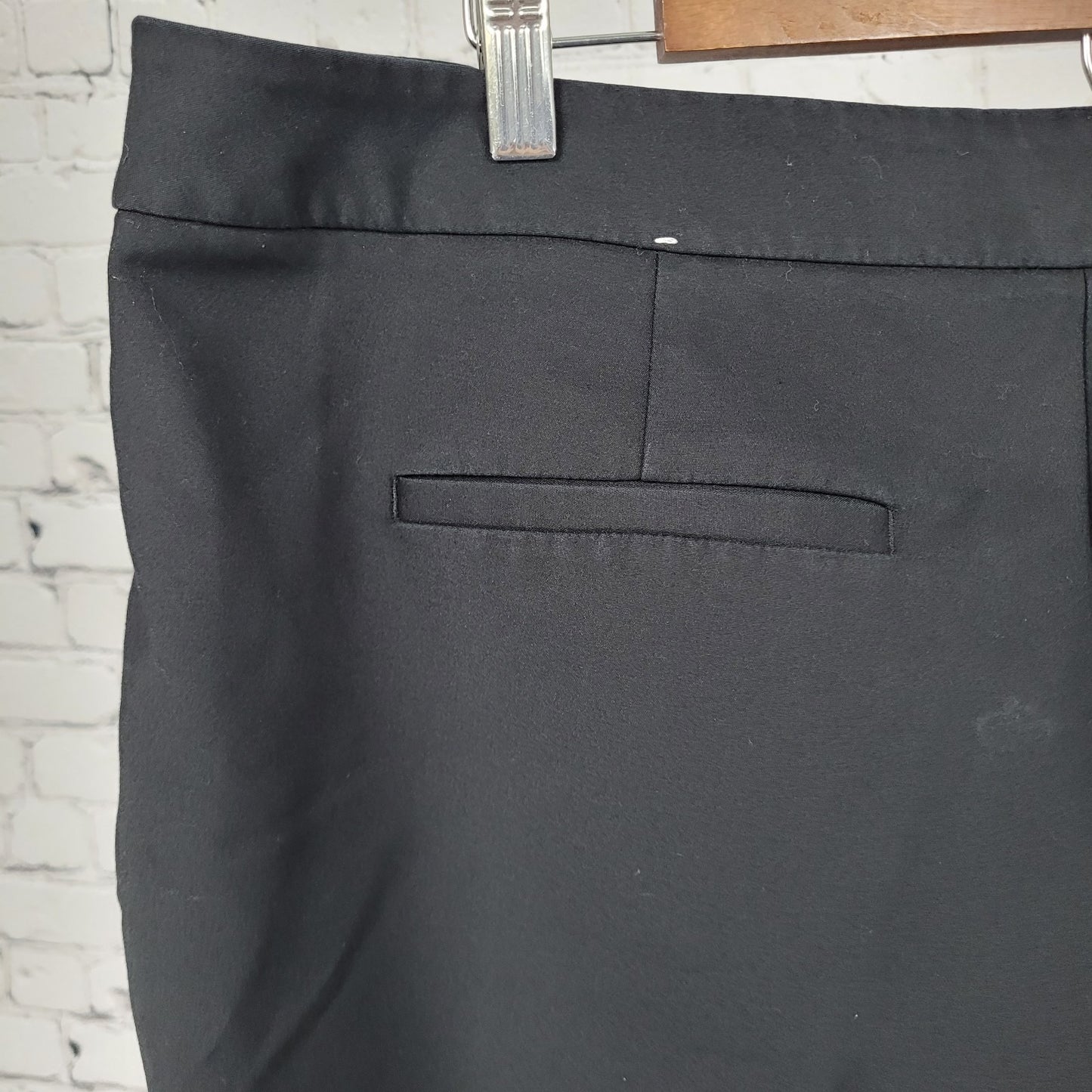Chico's Black High Rise Stretch Slash Pockets Chino Shorts 3 US 16 (38x9)