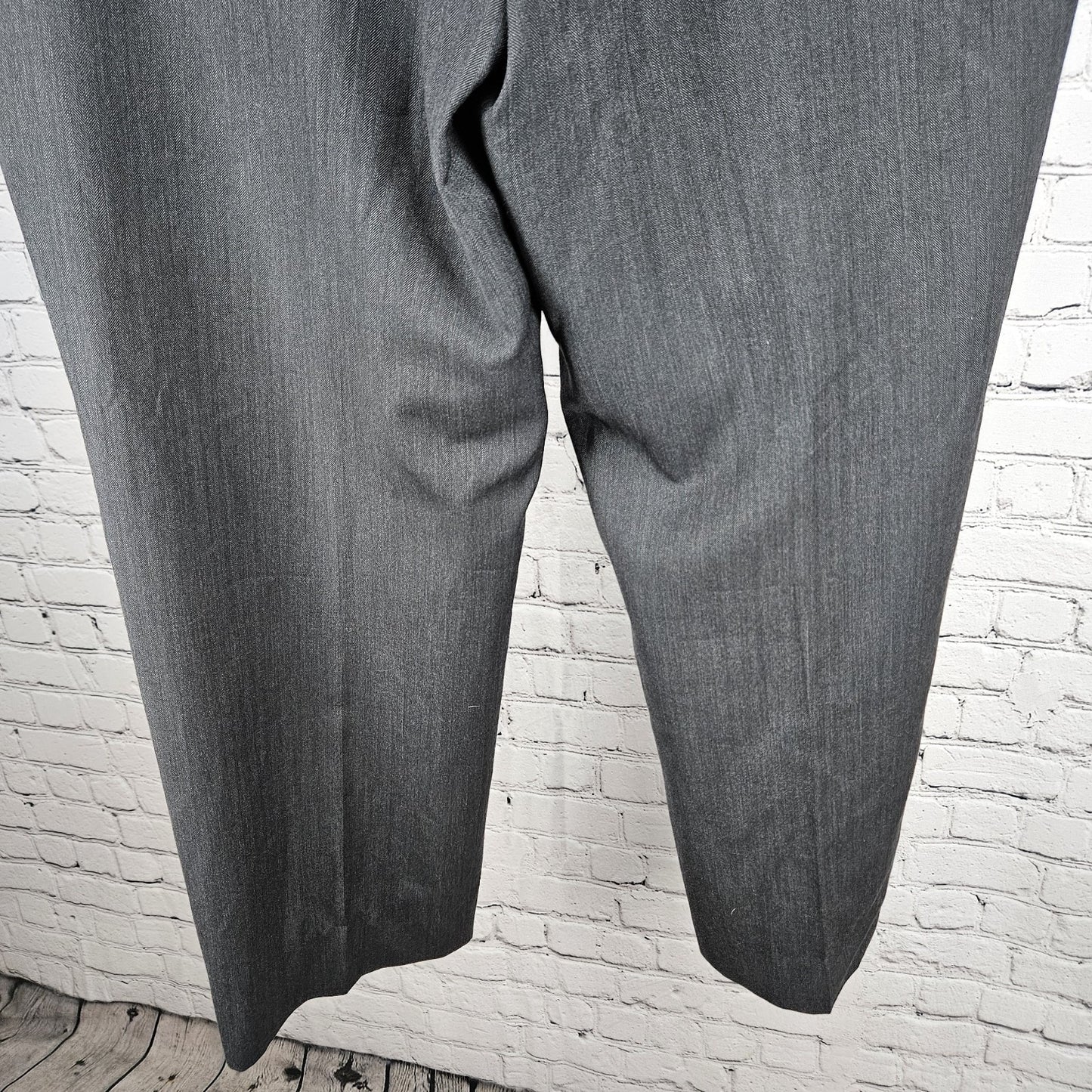 Jos A Bank Grey 100% Wool Flat Front Straight Leg Dress Pants 39R (39x28)