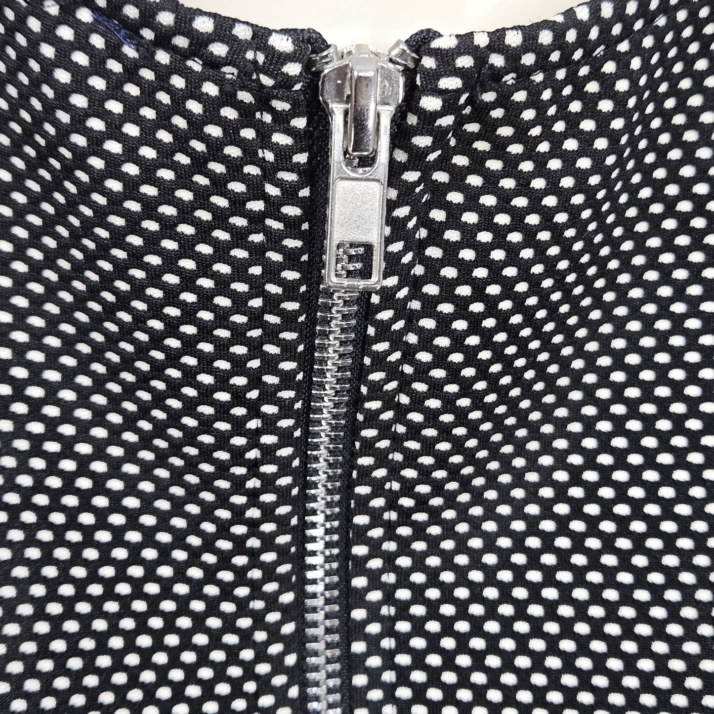 Necessary Objects Black Ivory Sleeveless Sheath Midi Dress USA Medium M