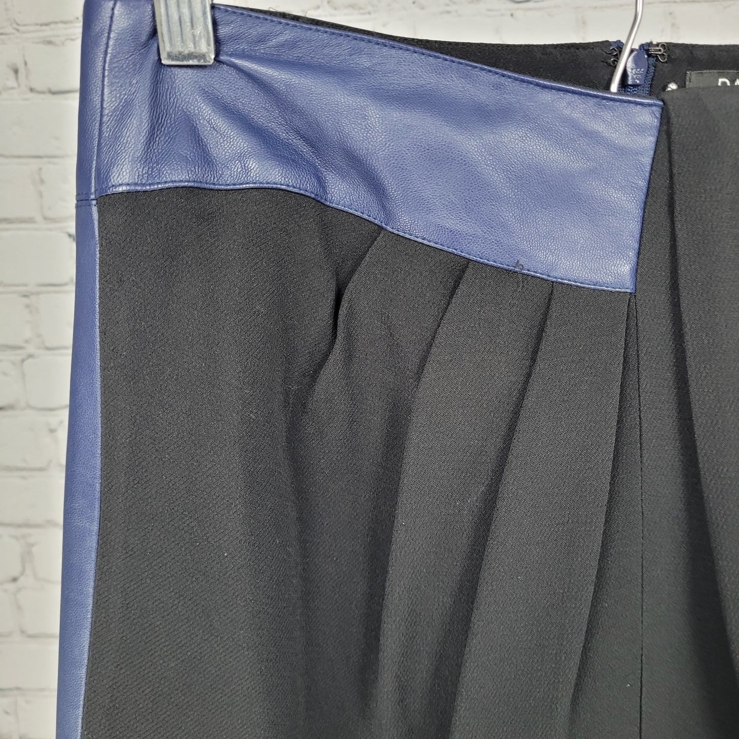 Raoul Black & Blue Genuine Leather Pleated Front Slit Straight Skirt Size 8