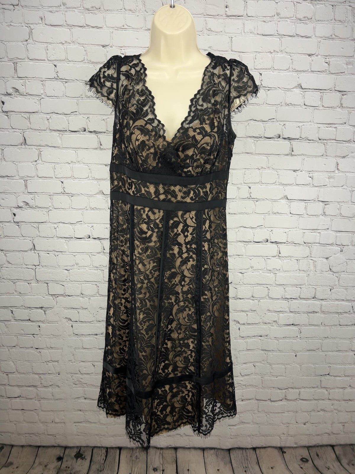 LOFT Black Nude Lace Cap Sleeve V Neck Satin Trim Lined Midi Dress 6P