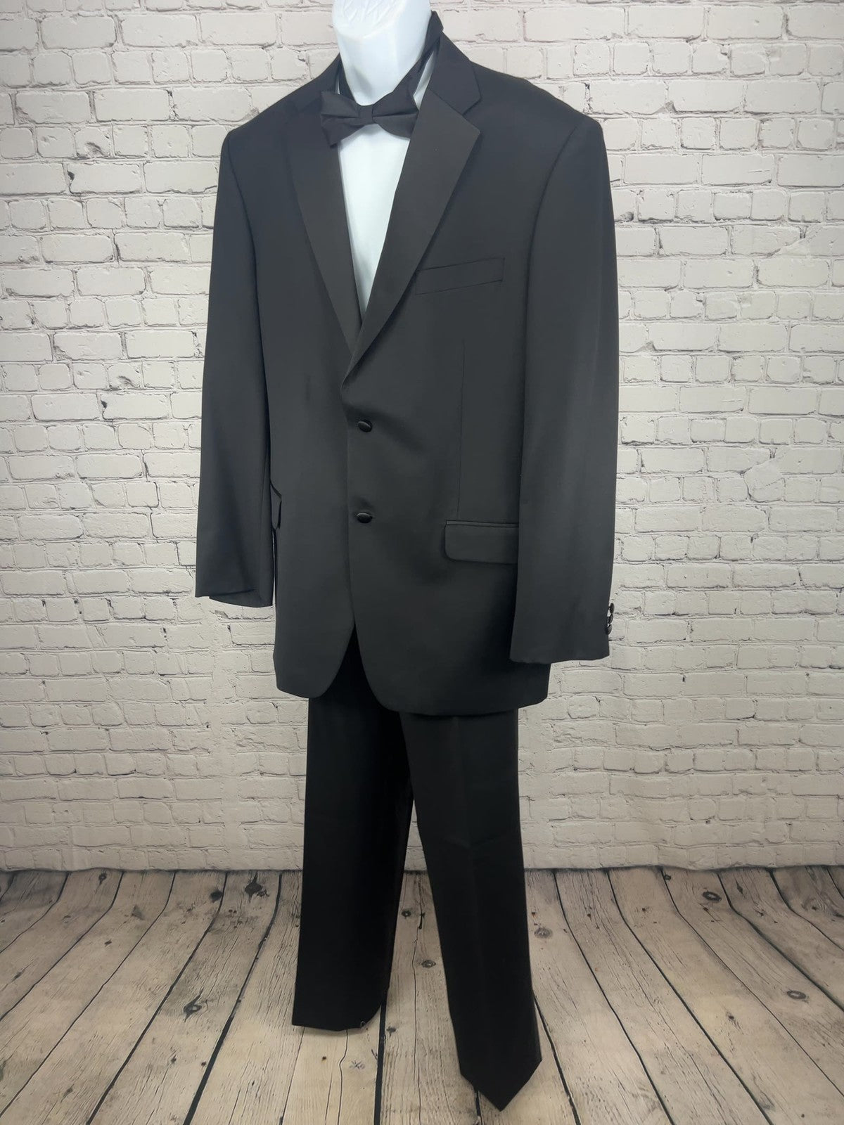 Jones New York Black Wool Tuxedo Suit Cummerbund Bow Tie 44L (34X33.5)