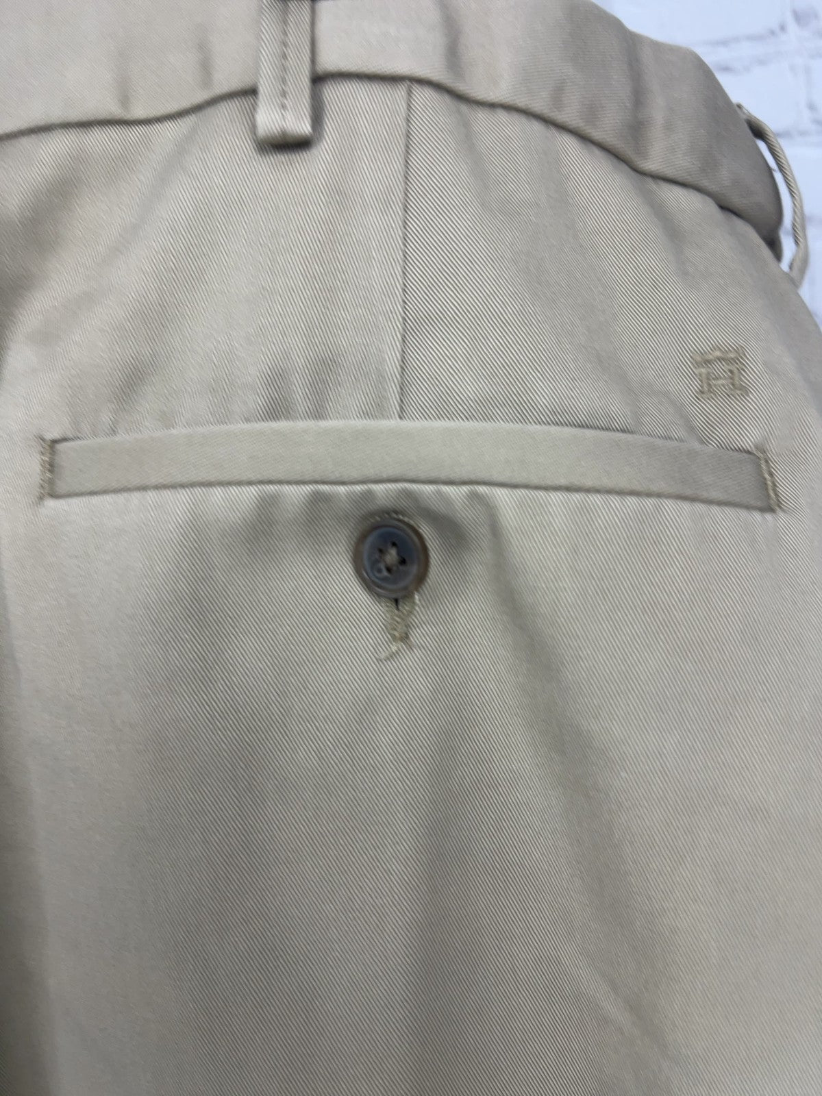 Haggar Premium No Iron Khaki Flat Front Classic Fit Chino Pants 44 (42X27)