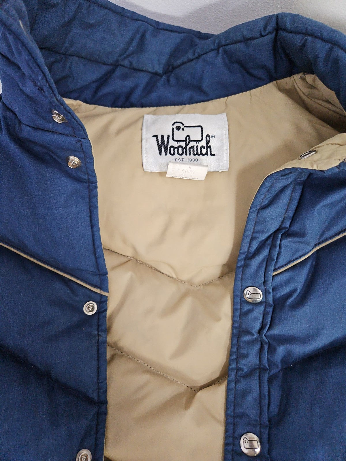 VTG Woolrich Navy Blue Tan Chevron Quilted Puffer Snap Front Vest Men's M