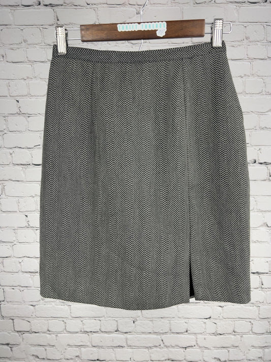 VTG Easy Pieces New York Black White Herringbone Lined Slit Pencil Skirt USA 4