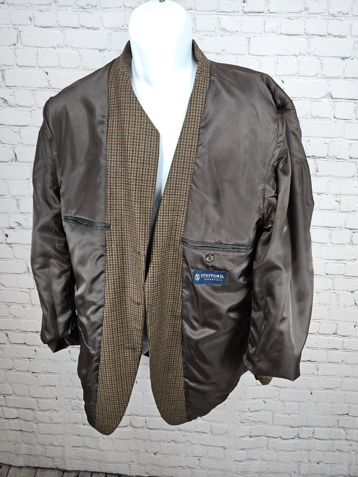 Stafford Essentials Brown Houndstooth 100% Lambswool 2 Button Sport Coat 44R