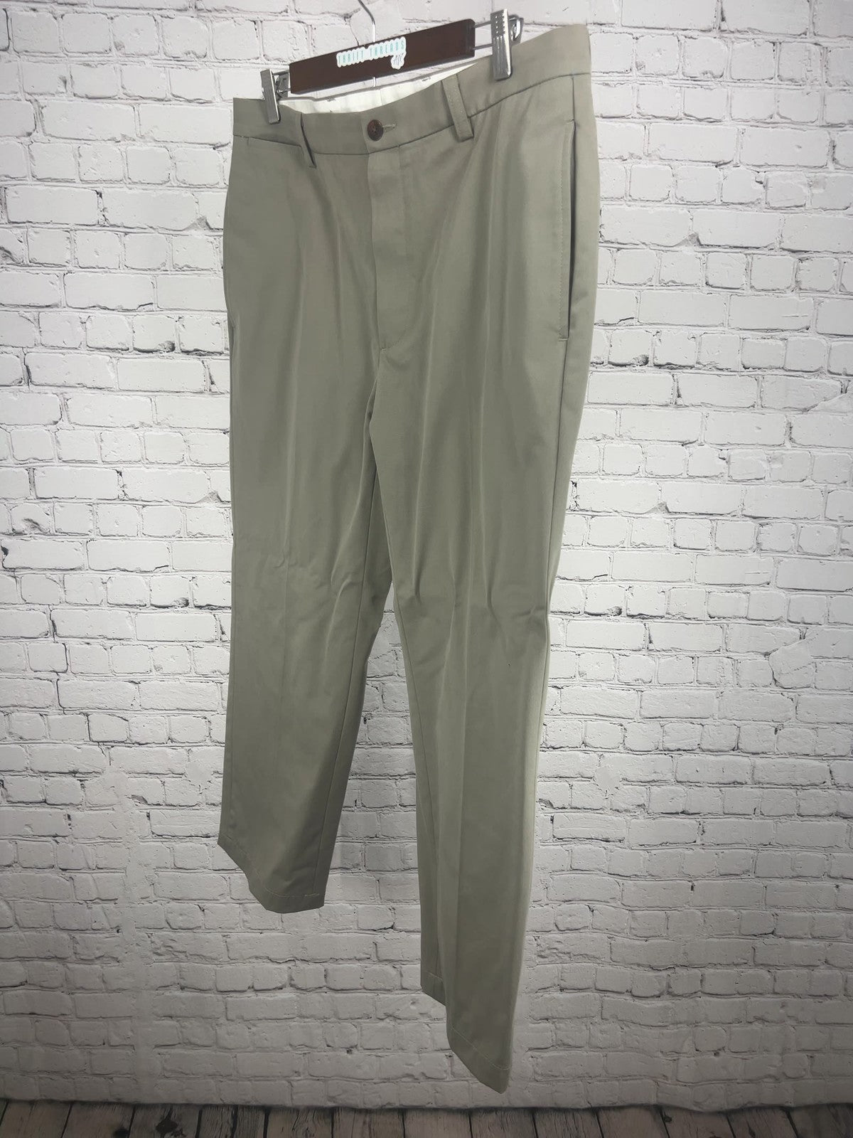 Orvis Khaki Stretch Cotton Flat Front Straight Leg Chino Pants 34 (34X27)