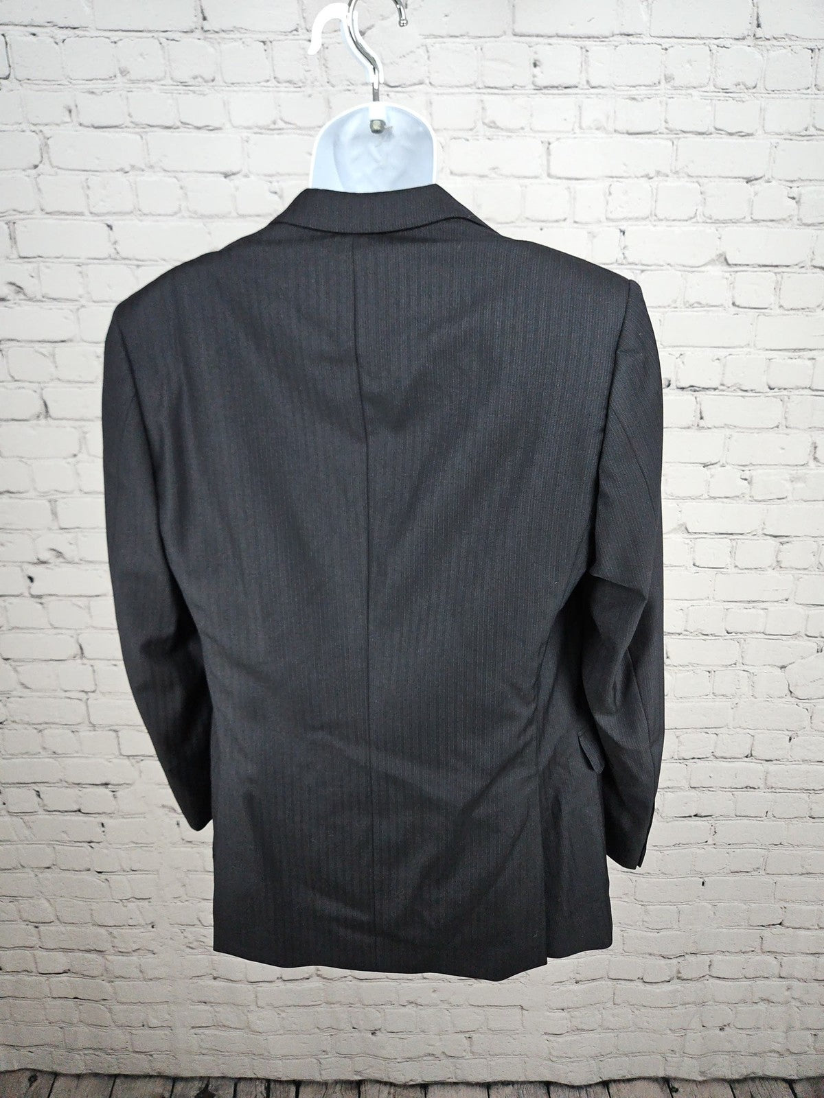 Brooks Brothers 1818 Regent Charcoal Pinstripe Wool 2 Button Sport Coat 38R